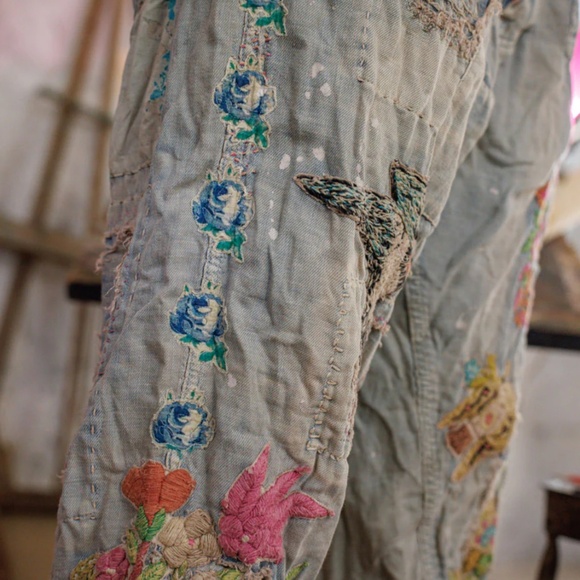 🦋MAGNOLIA PEARL FLORAL MINER DENIMS🦋 - Picture 3 of 8